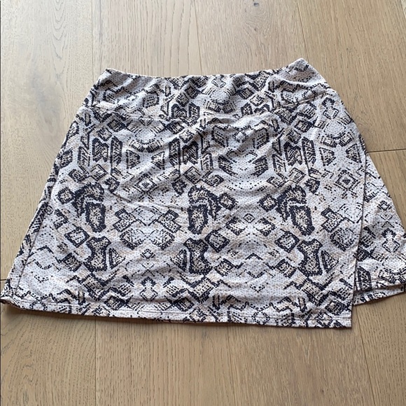 Ibkul Pants - Ibkul Golf Skort Black tan Small